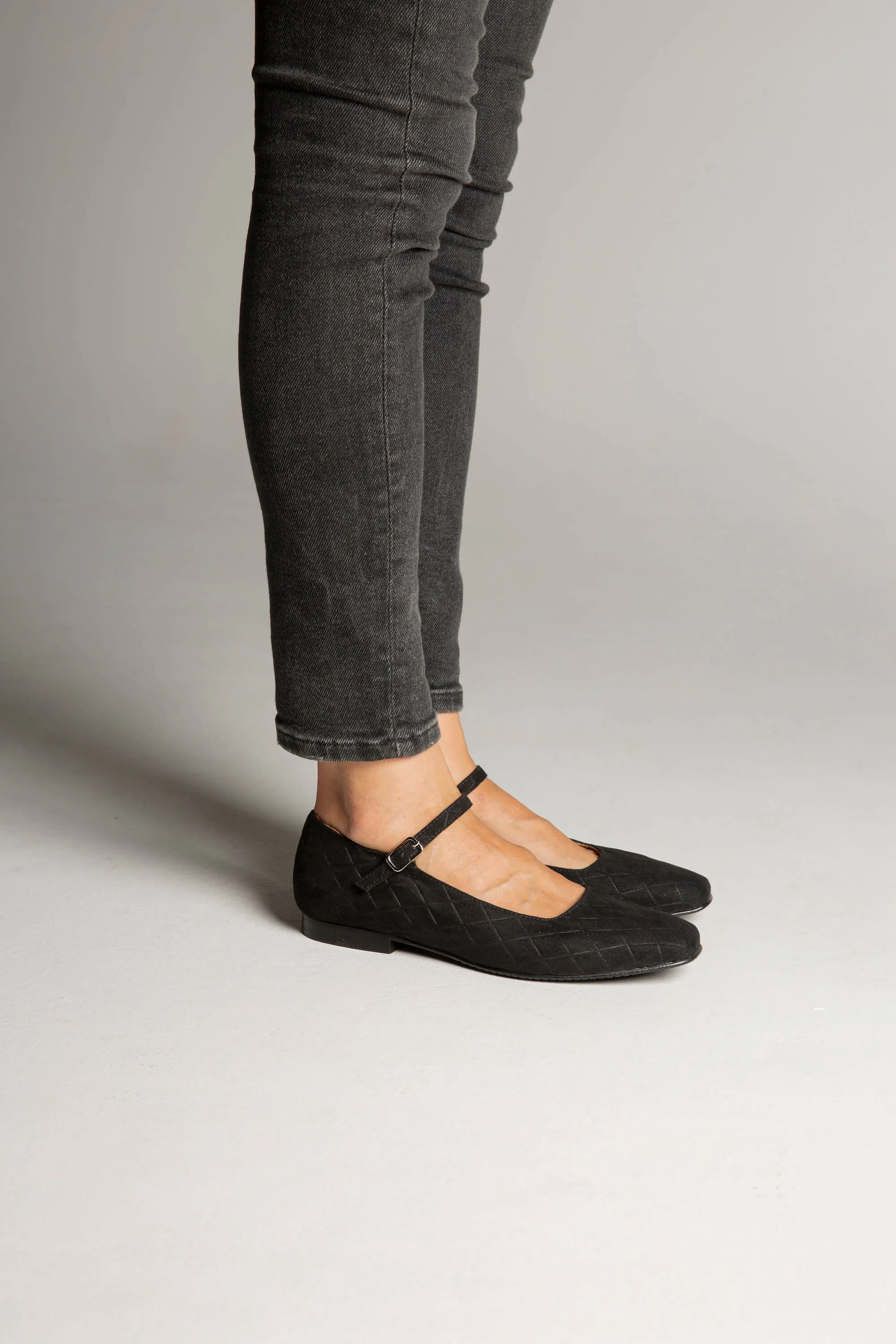 Sweet Vegan Suede Ballerinas | Black