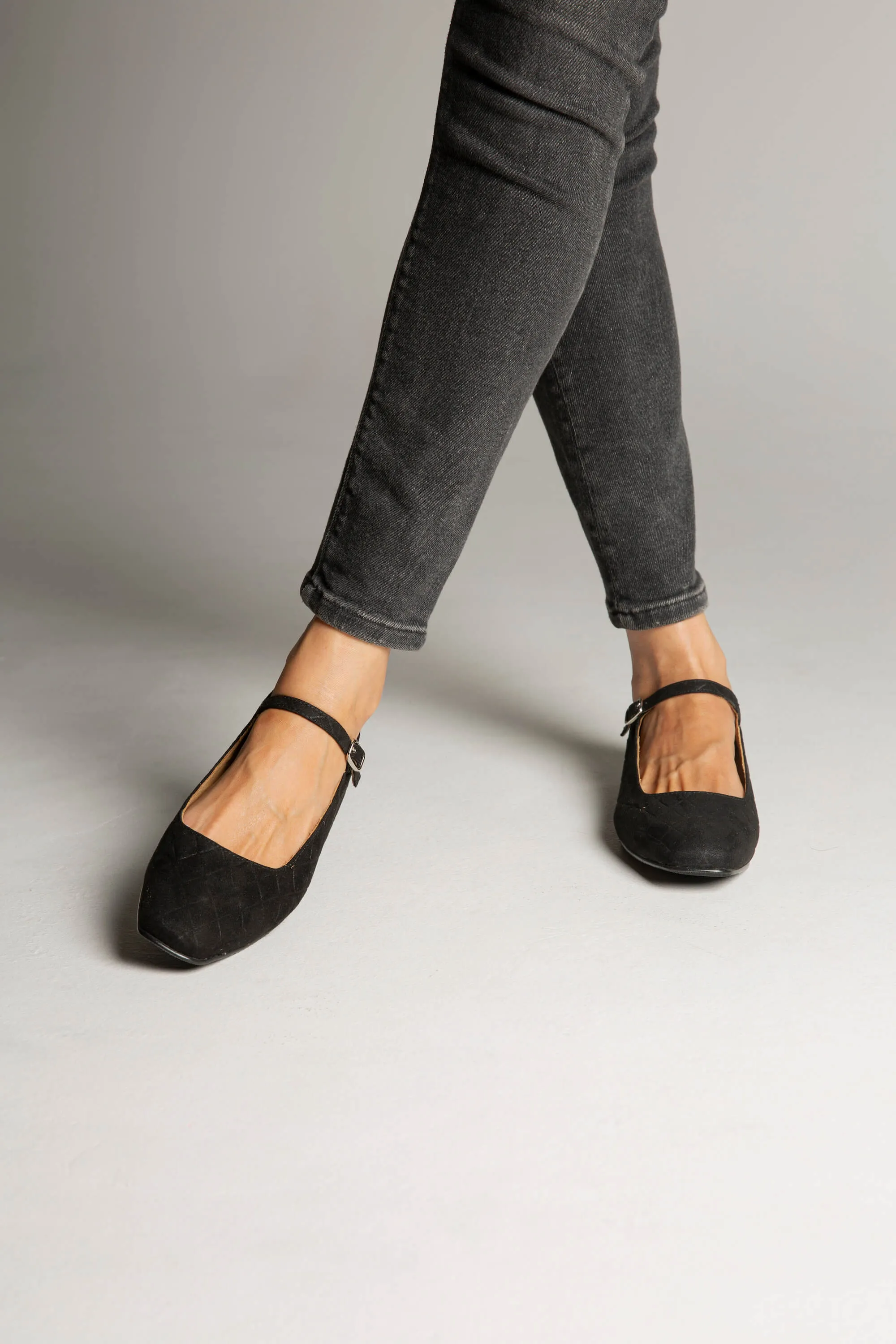 Sweet Vegan Suede Ballerinas | Black